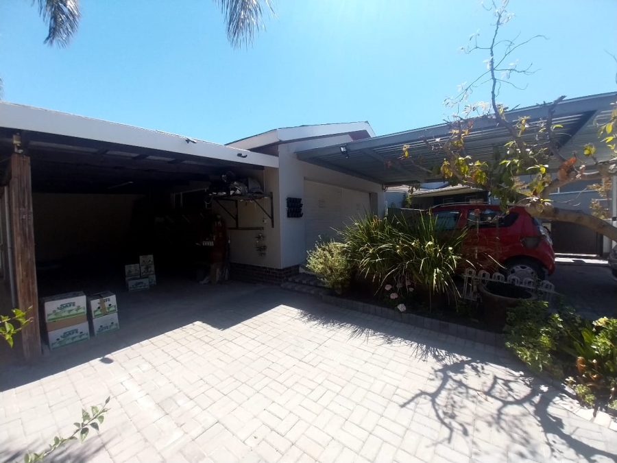 5 Bedroom Property for Sale in Robertson Western Cape